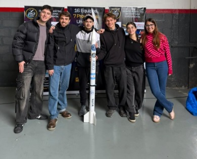 Estudiantes de la UTN FRC participaron del Desafío Argentino de Cohetería Experimental DACE 2025 estudiante utn